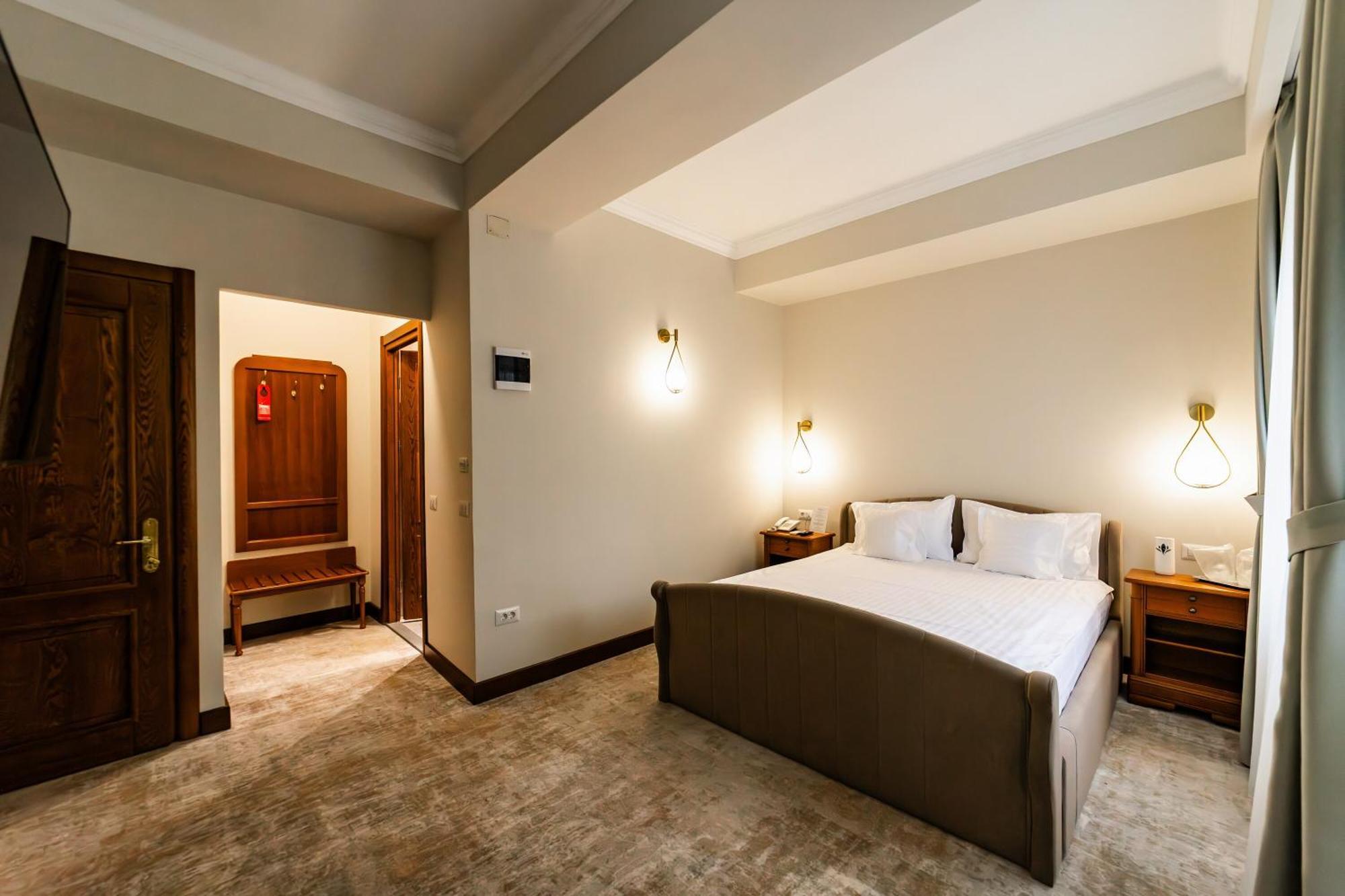 Hotel Amadeus Focşani Exteriör bild
